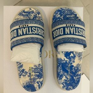 NWT Christian Dior Blue/White Embroidered Canvas Toile De Jouy Dway Slides